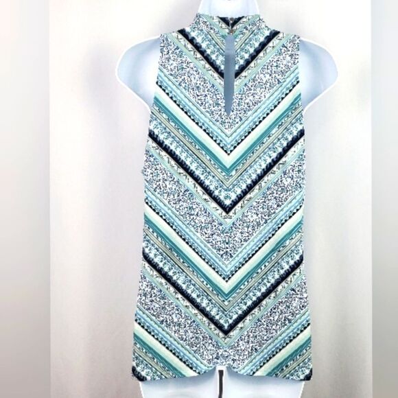 WHITE HOUSE BLACK MARKET Top - Picture 3 of 7